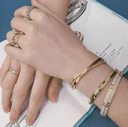 [Haelin Jewelry]NARROW HINGED BANGLEIN WITH DIAMONDS SMALL