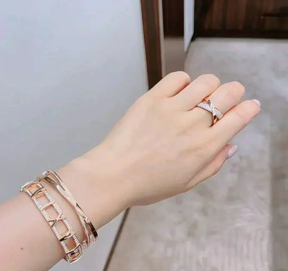 [Haelin Jewelry]NARROW HINGED BANGLEIN WITH DIAMONDS SMALL