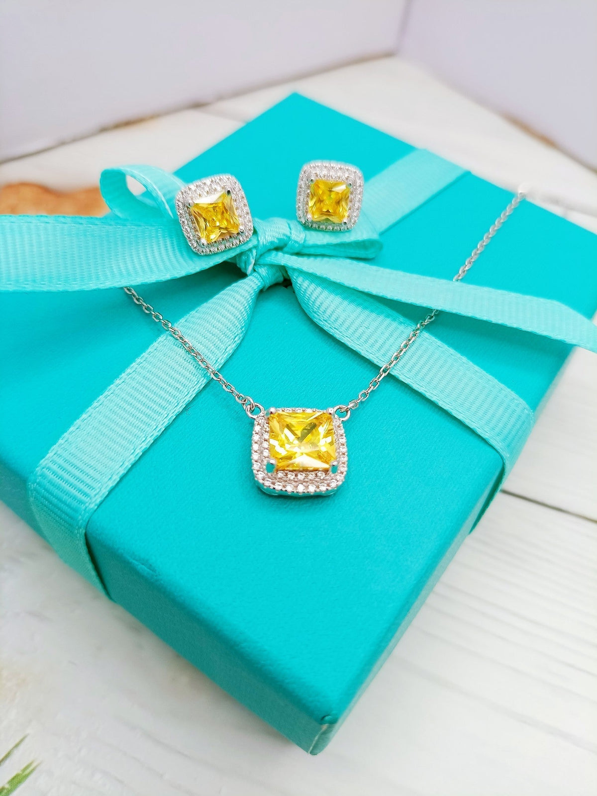 [Haelin Jewelry]SPARKLERS CITRINE GEMSTONE PENDANT NECKLACE STERLING SILVER