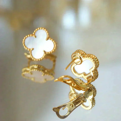 [⭐Haelin Jewelry]CLOVER MEDIUM 1 MOTIFS  WHITE MOP STUD EARRINGS