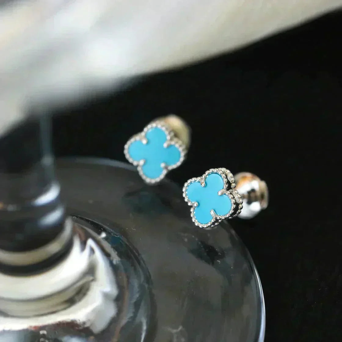 [⭐Haelin Jewelry]CLOVER MINI 9.5MM ONYX STUD EARRINGS SILVER