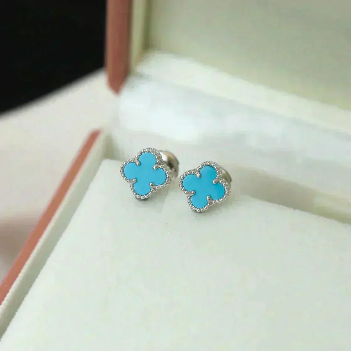 [⭐Haelin Jewelry]CLOVER MINI 9.5MM ONYX STUD EARRINGS SILVER