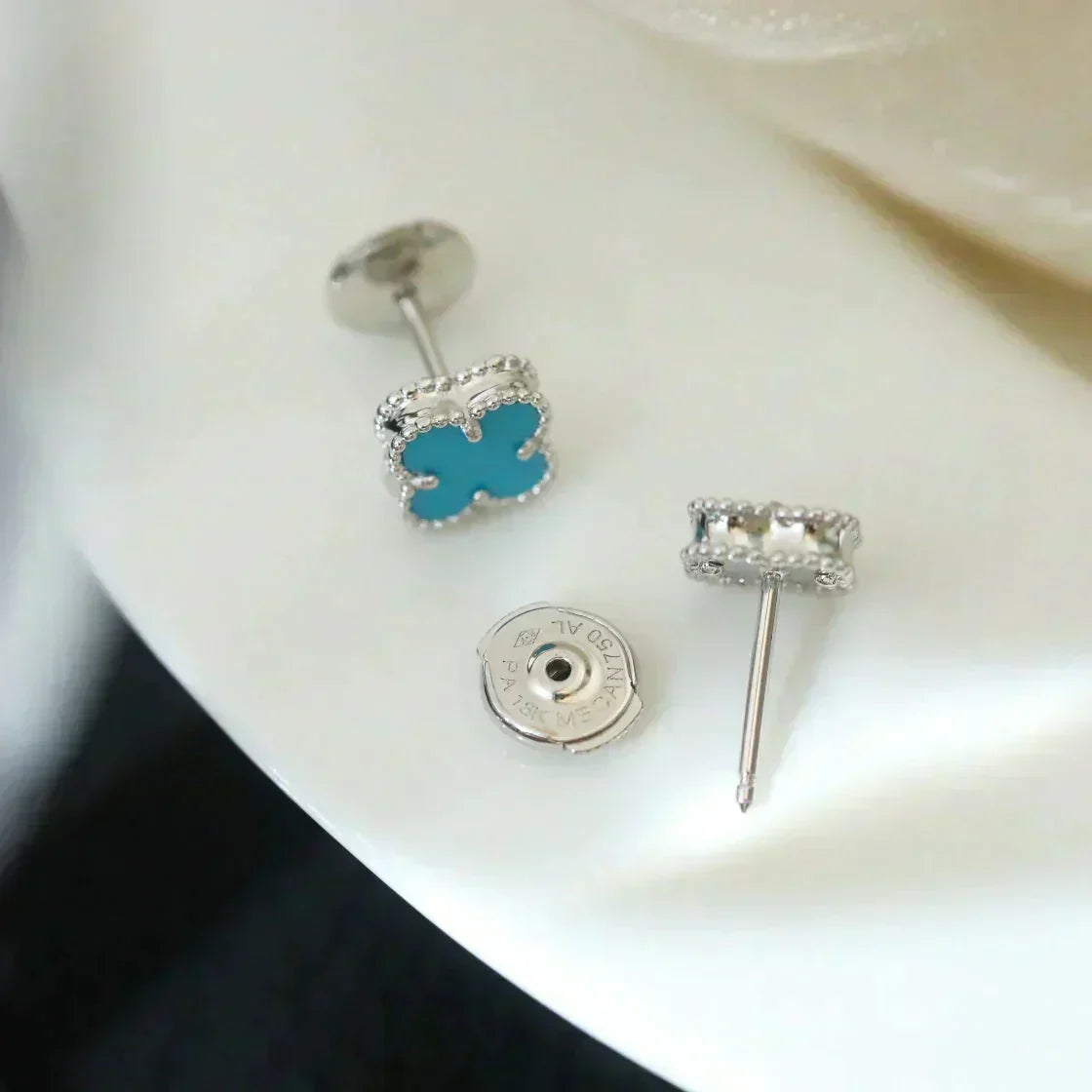 [⭐Haelin Jewelry]CLOVER MINI 9.5MM ONYX STUD EARRINGS SILVER
