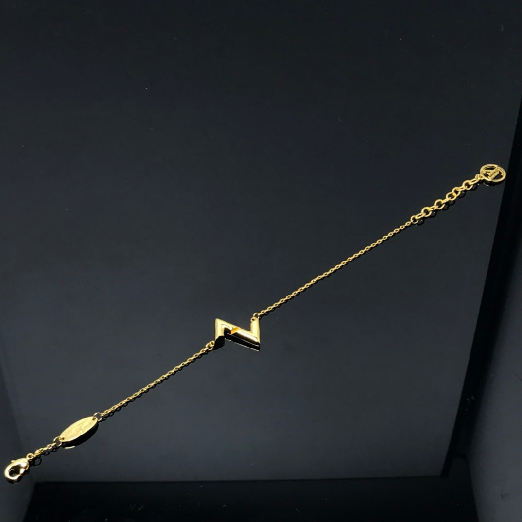 [⭐Haelin Jewelry]VOLT LV LOGO BRACELET
