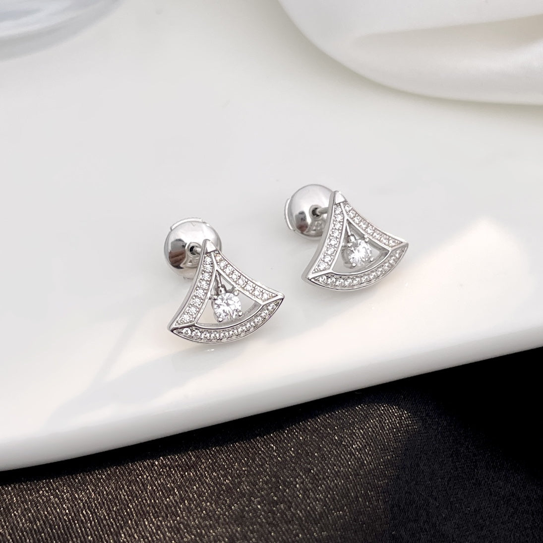 [⭐Haelin Jewelry]DREAM MINI DIAMOND STUD EARRINGS