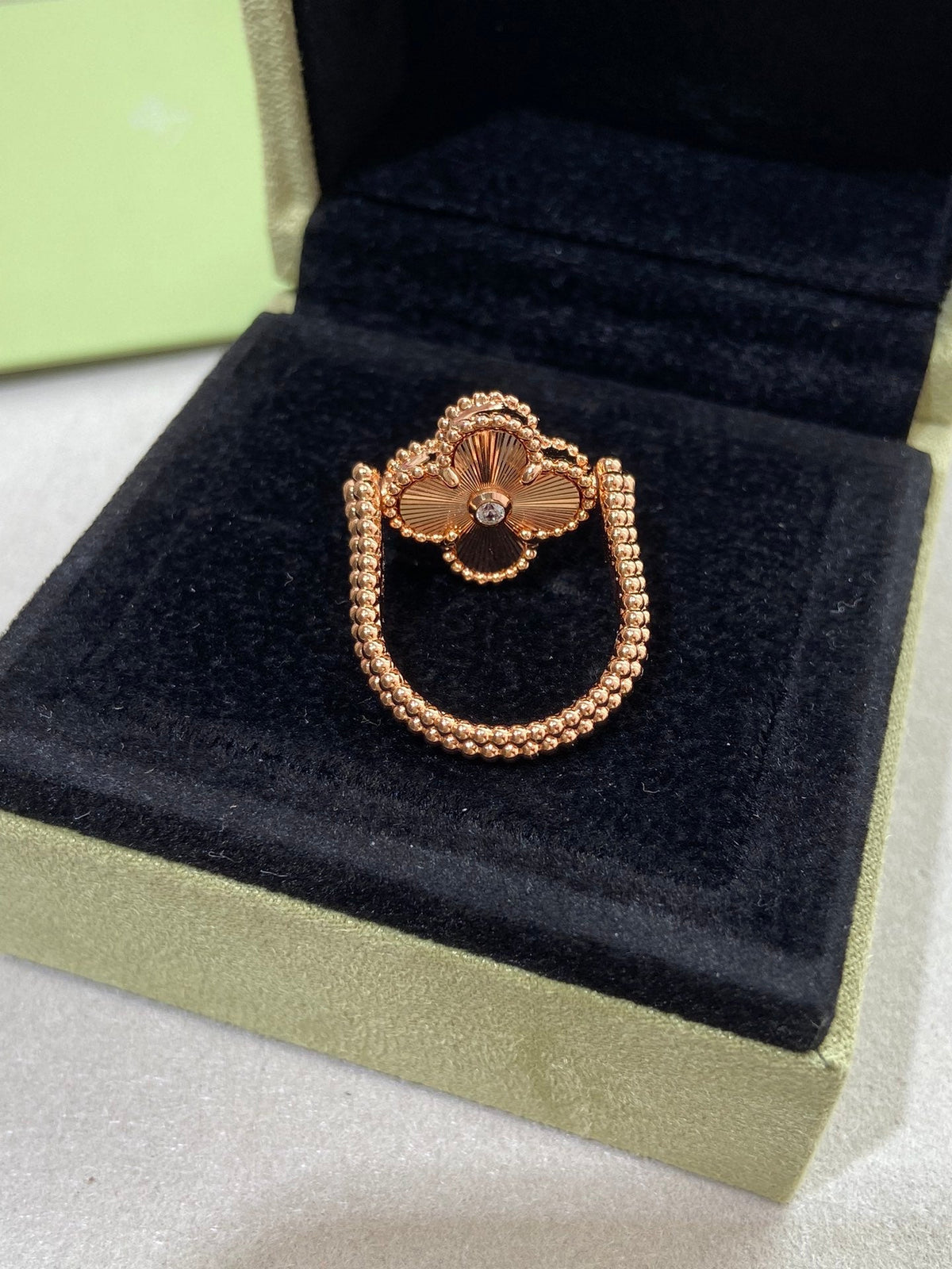 [⭐Haelin Jewelry]CLOVER RIVERSIBLE ROSE GOLD RING