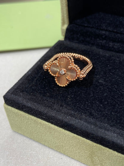 [⭐Haelin Jewelry]CLOVER RIVERSIBLE ROSE GOLD RING