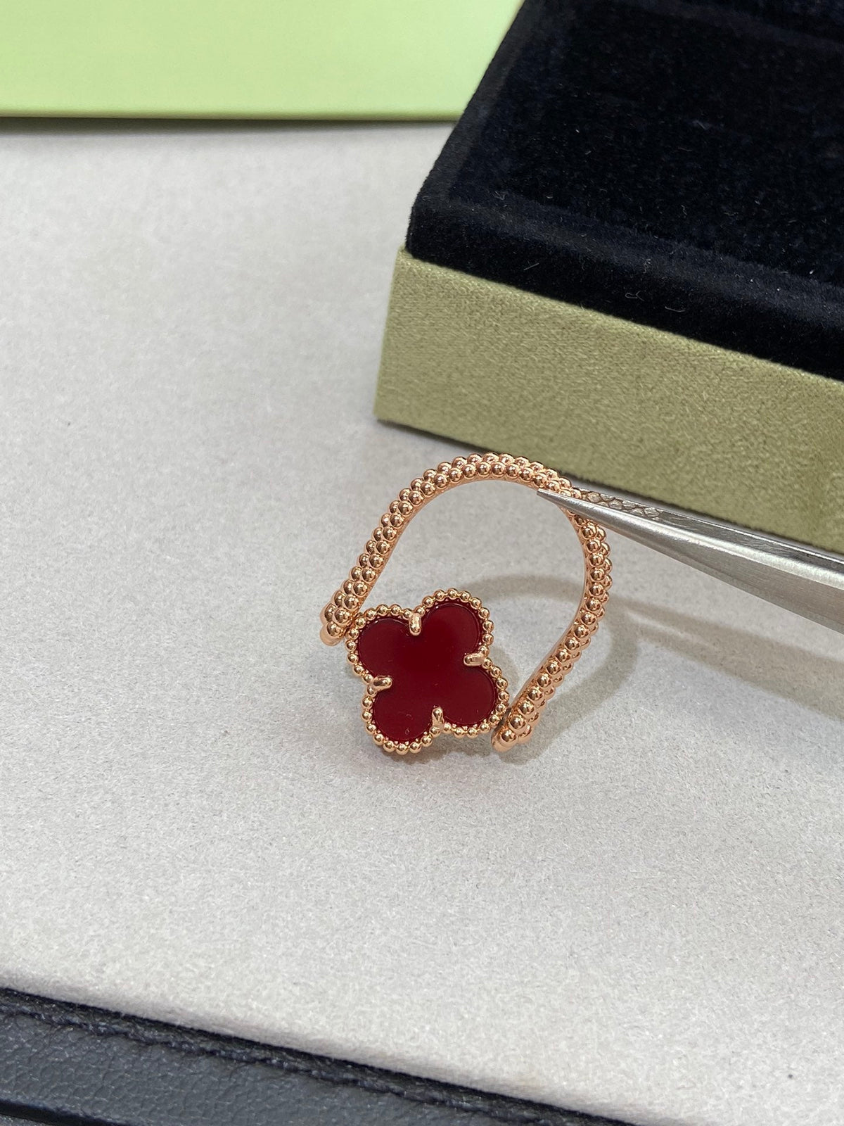 [⭐Haelin Jewelry]CLOVER RIVERSIBLE ROSE GOLD RING