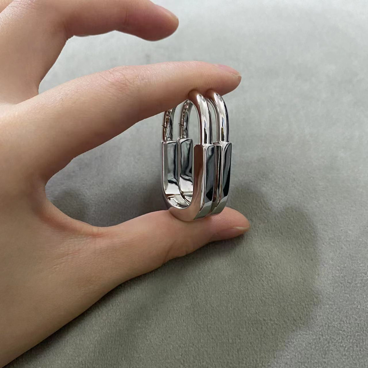 [Haelin Jewelry]LOCK MEDIUM EARRINGS