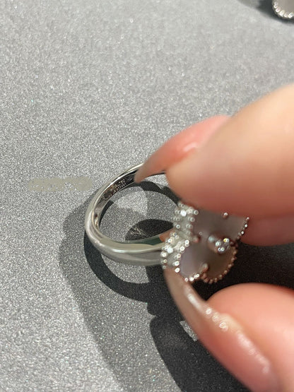 [⭐Haelin Jewelry]CLOVER SILVER MOP DIAMOND RING