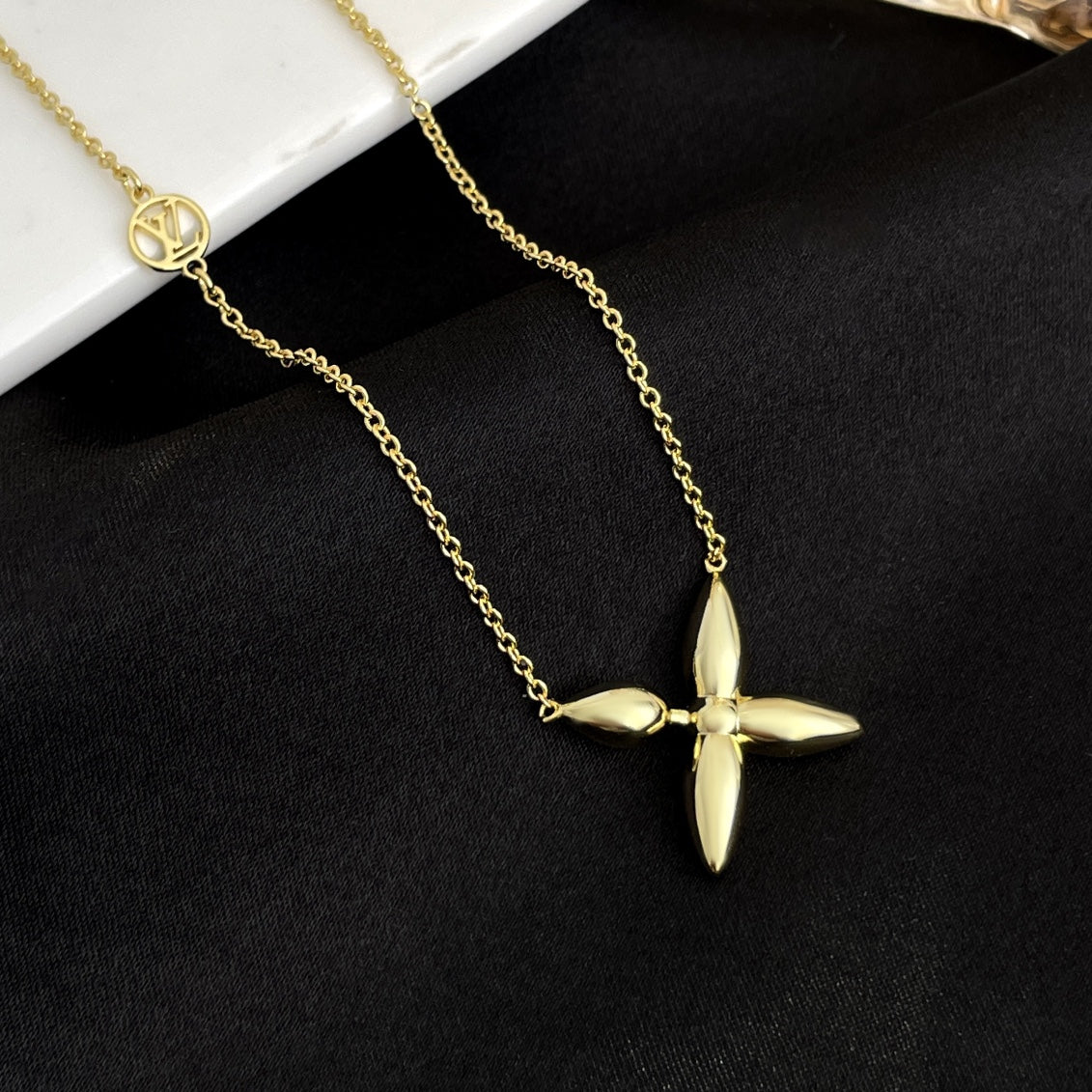 [⭐Haelin Jewelry]LOUISETTE GOLD NECKLACE