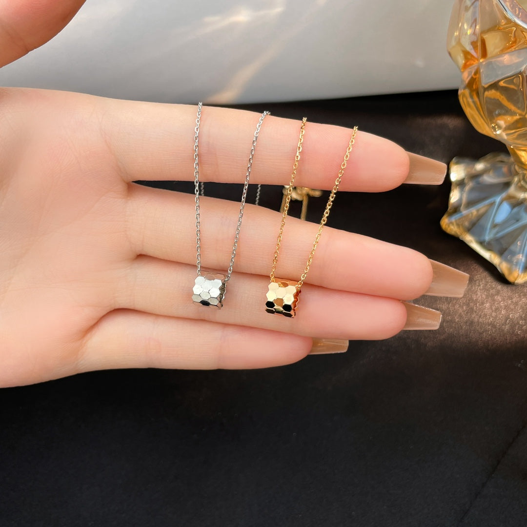 [⭐Haelin Jewelry]BEE MINI NECKLACE