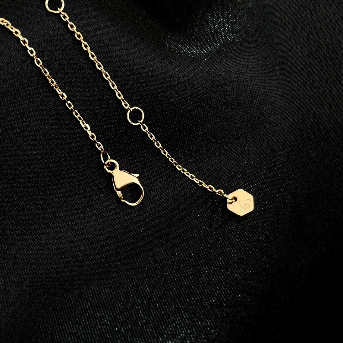 [⭐Haelin Jewelry]BEE MINI NECKLACE