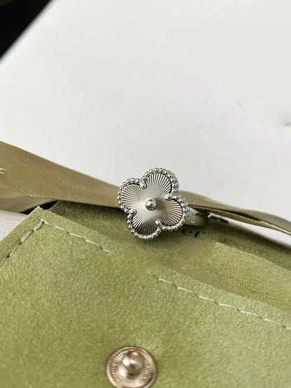 [⭐Haelin Jewelry]CLOVER SILVER RING