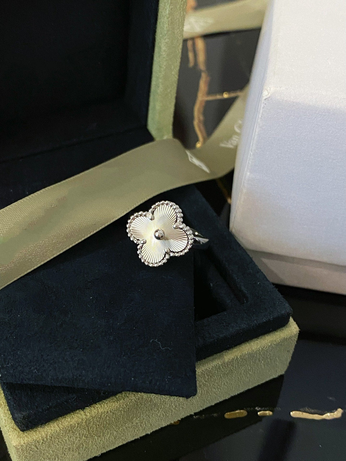 [⭐Haelin Jewelry]CLOVER SILVER RING