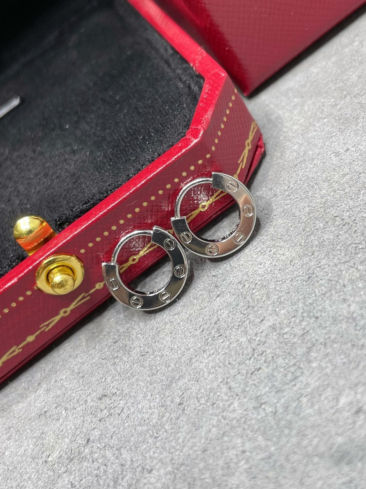 [⭐Haelin Jewelry]LOVE MINI EARRINGS