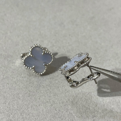 [⭐Haelin Jewelry]CLOVER CHALCEDONY SILVER STUD EARRINGS