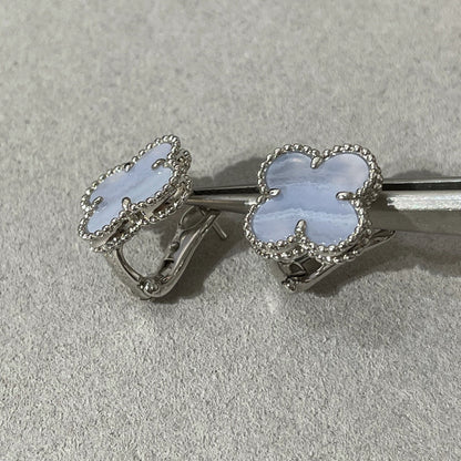 [⭐Haelin Jewelry]CLOVER CHALCEDONY SILVER STUD EARRINGS