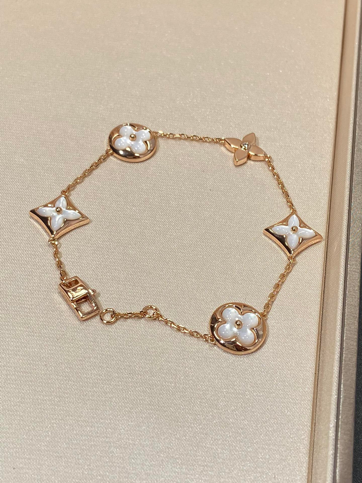 [⭐Haelin Jewelry]STAR AND SUN 5 MOTIF MOP PINK GOLD BRACELET