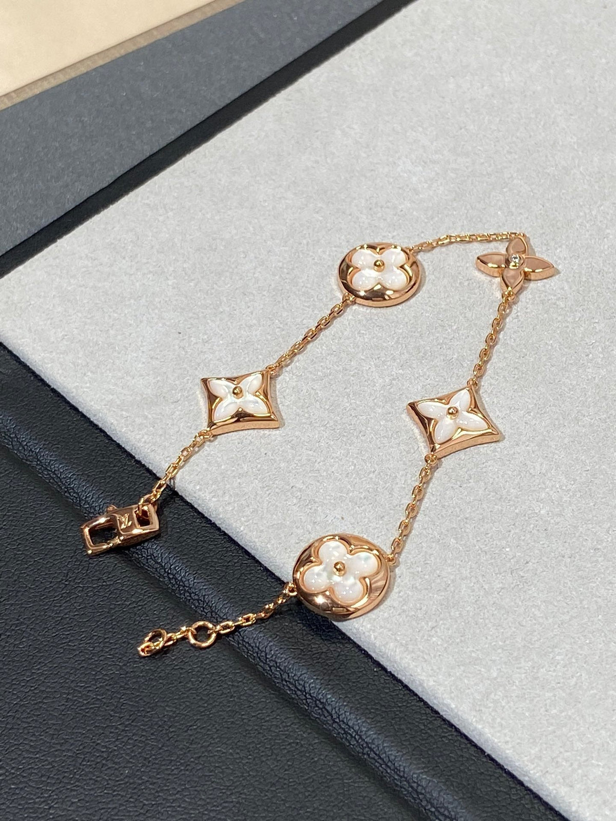 [⭐Haelin Jewelry]STAR AND SUN 5 MOTIF MOP PINK GOLD BRACELET