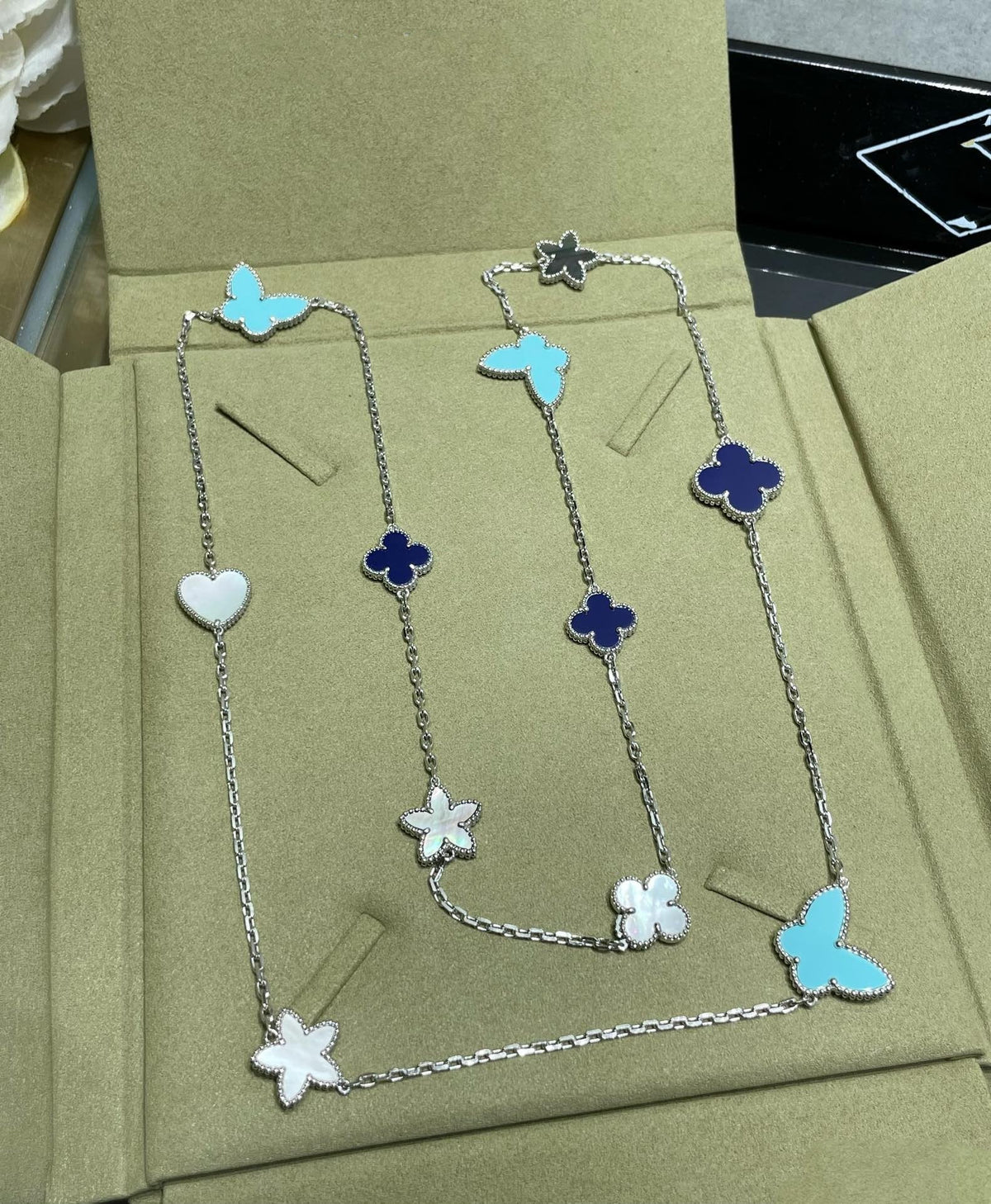 [⭐Haelin Jewelry]LUCKY CLOVER SILVER 11 MOTIF NECKLACE