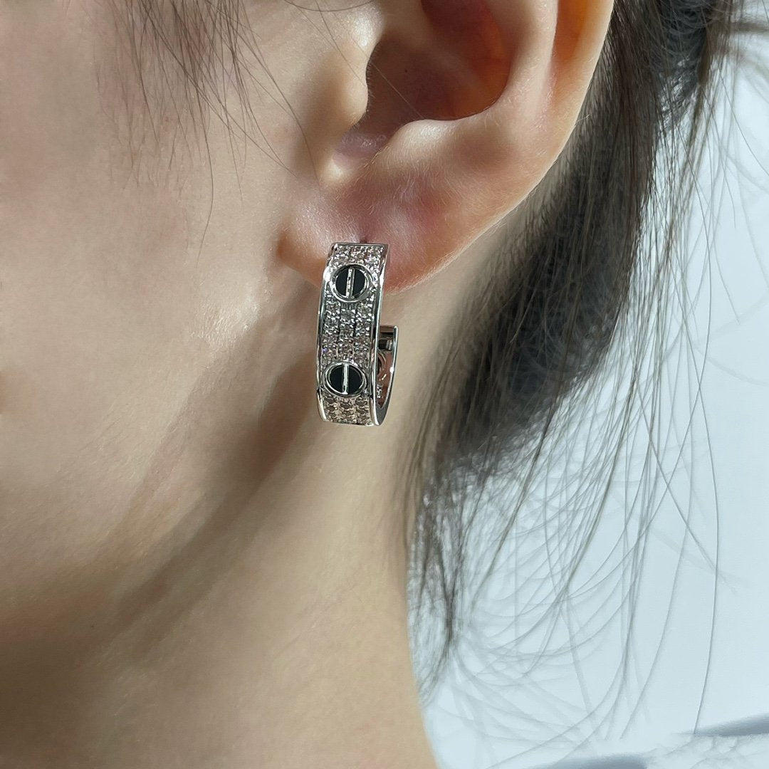 [⭐Haelin Jewelry]LOVE CERAMIC DIAMOND PAVED SILVER EARRINGS