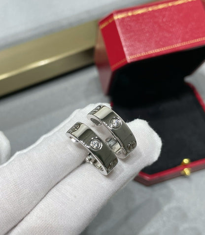 [⭐Haelin Jewelry]LOVE 5.5MM 1 DIAMOND EARRINGS
