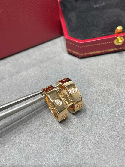 [⭐Haelin Jewelry]LOVE 5.5MM 1 DIAMOND EARRINGS