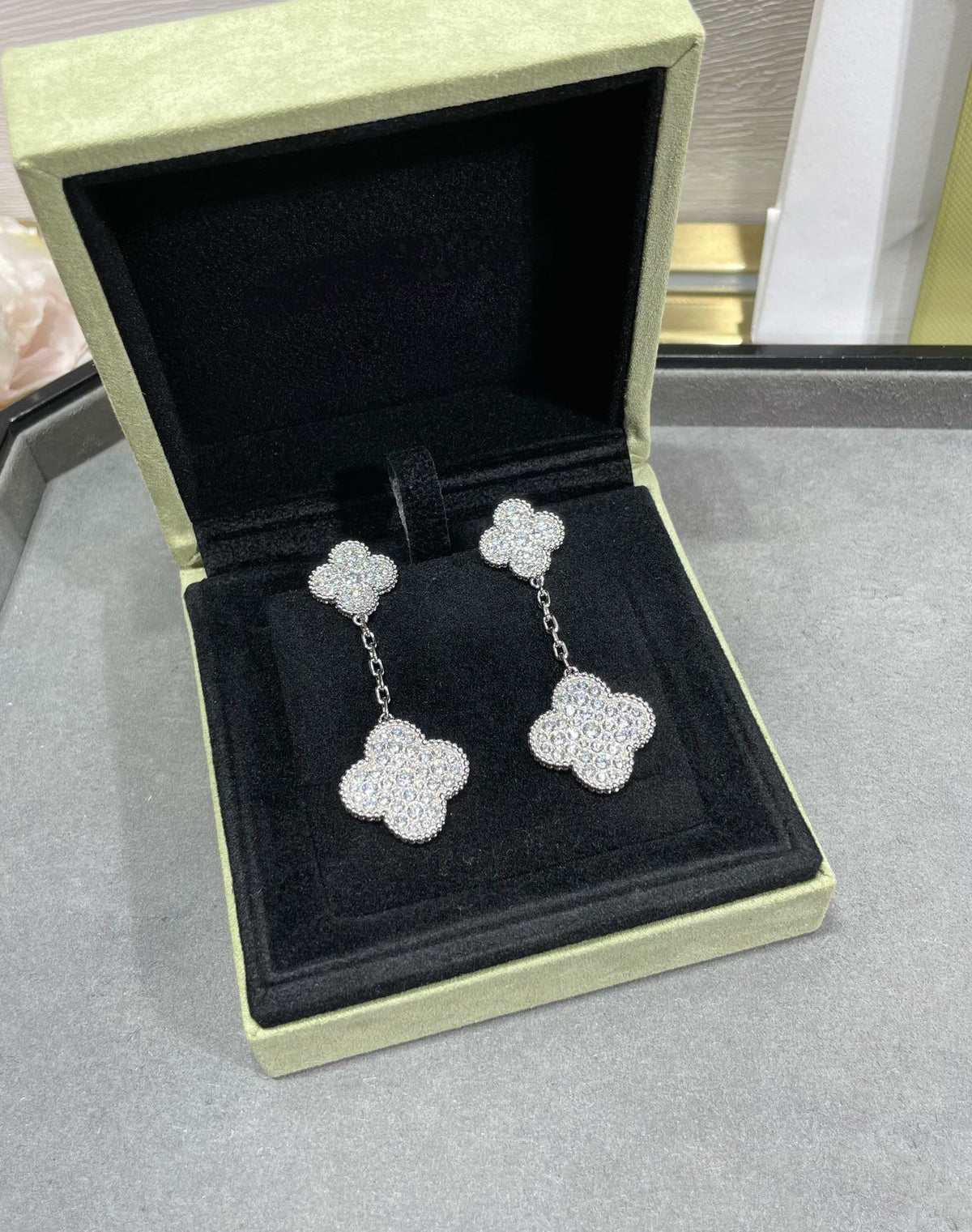 [⭐Haelin Jewelry]CLOVER 2 MOTIFS DIAMOND PAVED SILVER EARRINGS