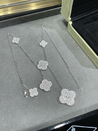 [⭐Haelin Jewelry]CLOVER 6 MOTIF DIAMOND PAVED NECKLACE