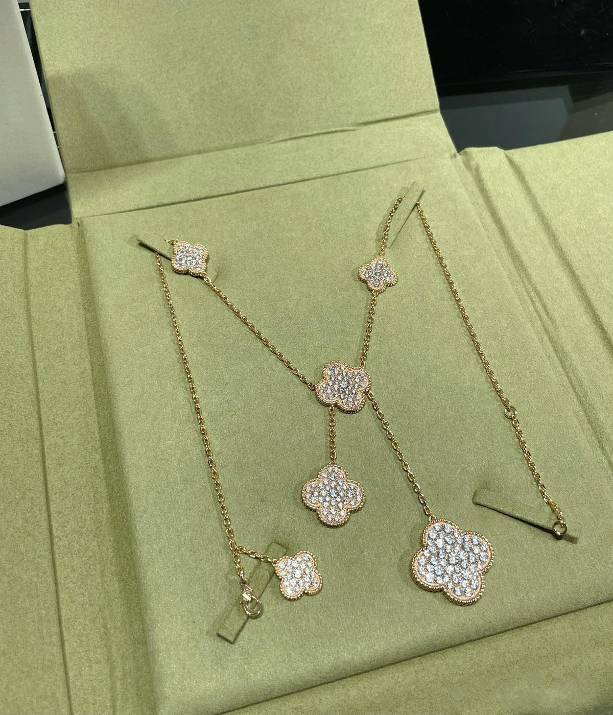 [⭐Haelin Jewelry]CLOVER 6 MOTIF DIAMOND PAVED NECKLACE