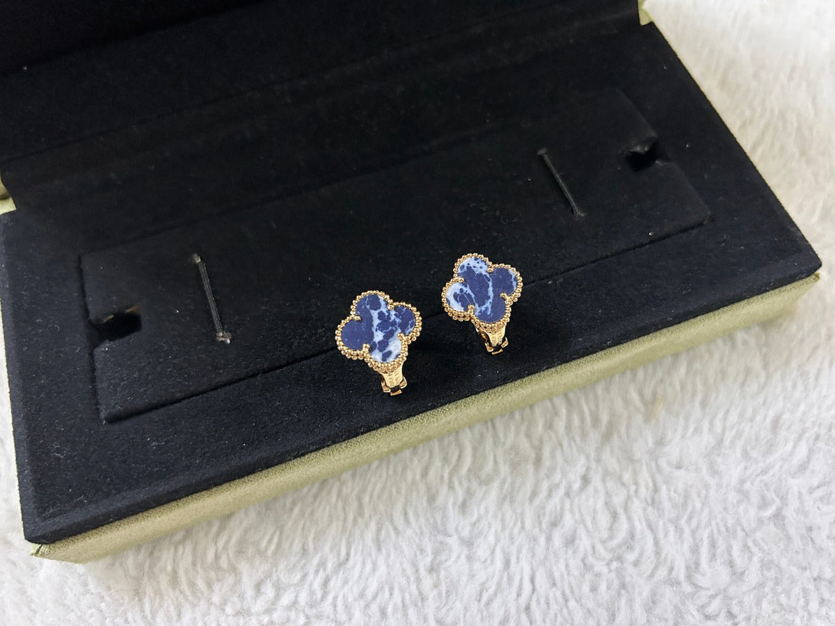 [⭐Haelin Jewelry]CLOVER PIETERSITE MEDIUM STUD EARRINGS