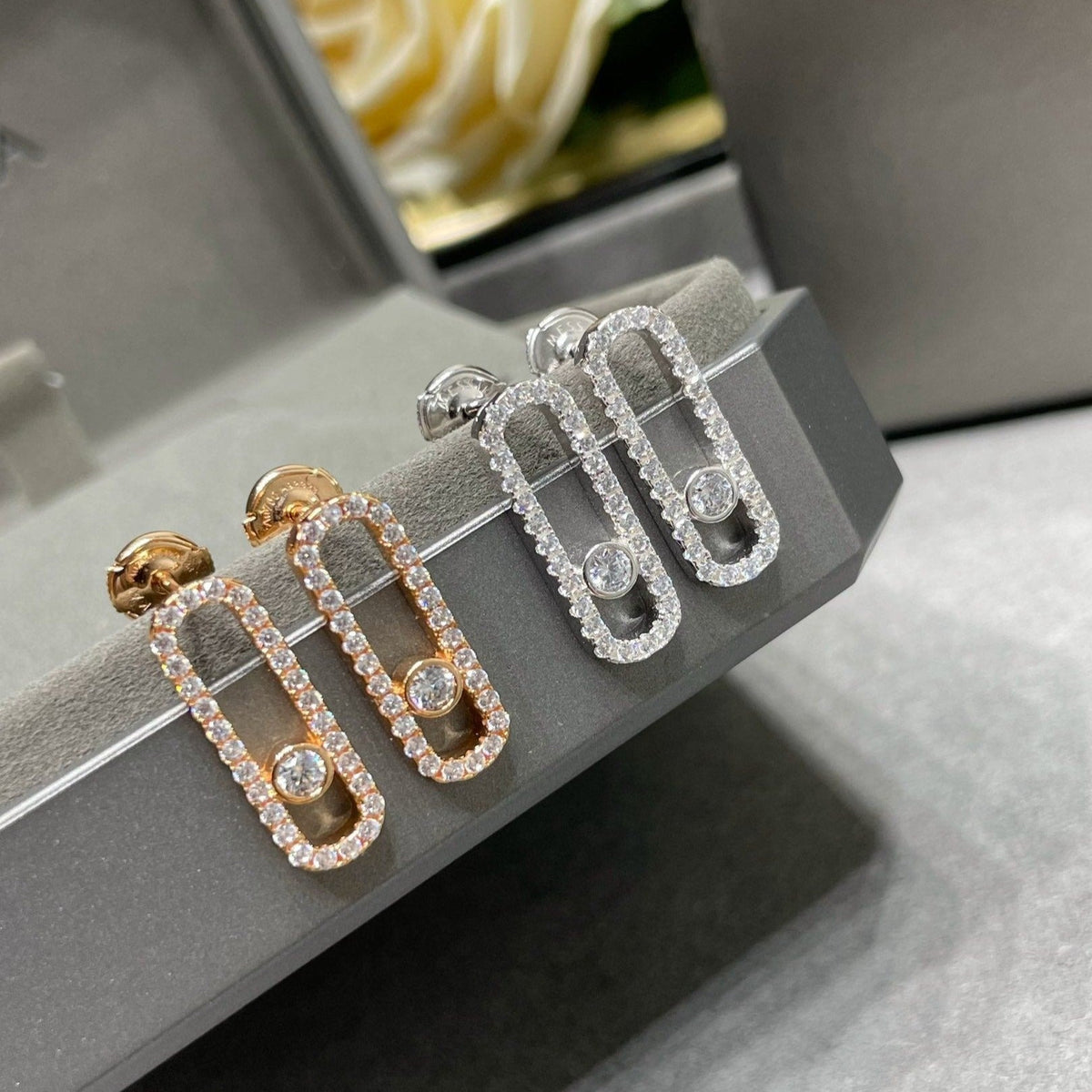 [⭐Haelin Jewelry]MOVE UNO STUD DIAMOND PAVED EARRINGS