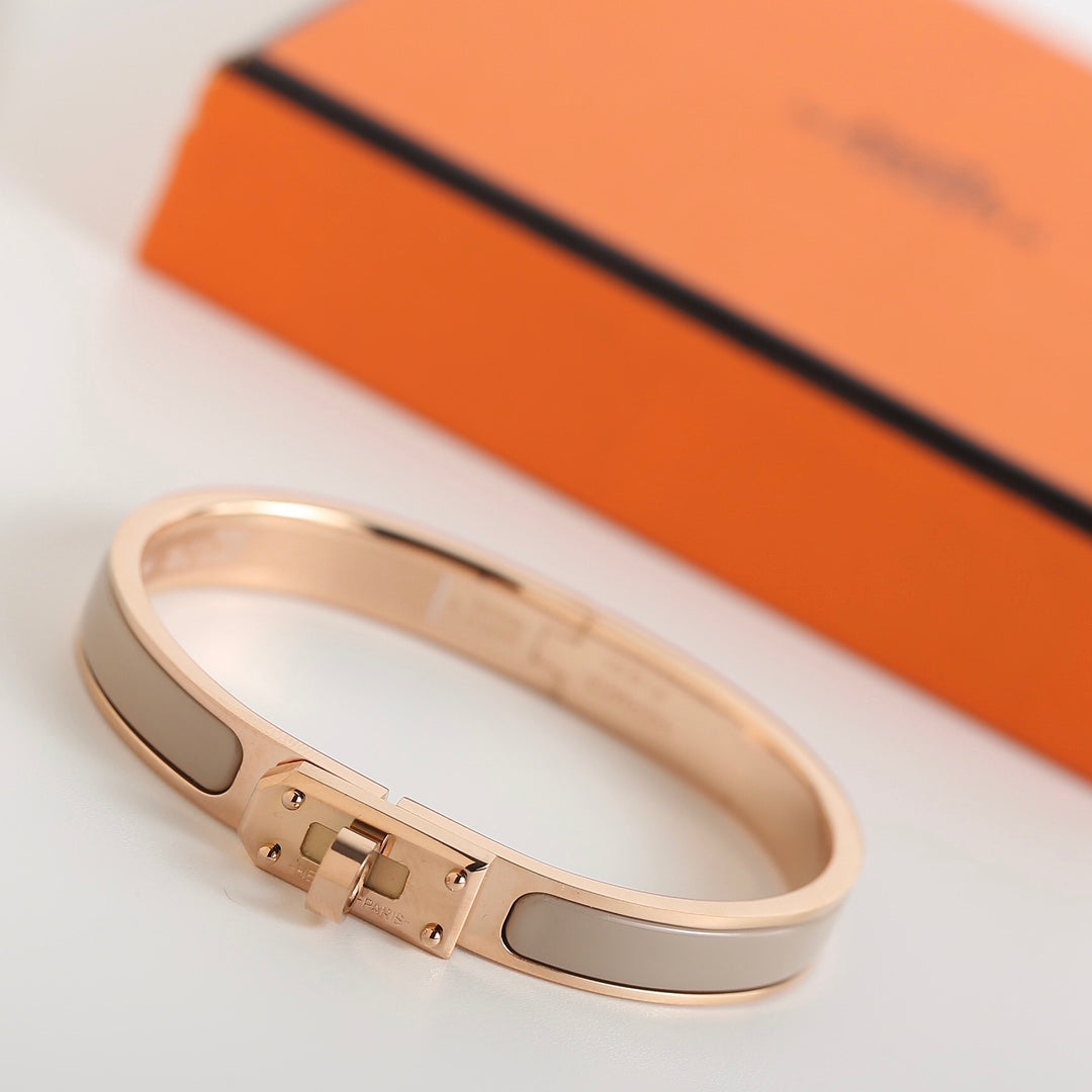 [⭐Haelin Jewelry]HM KELLY GREY BRACELET