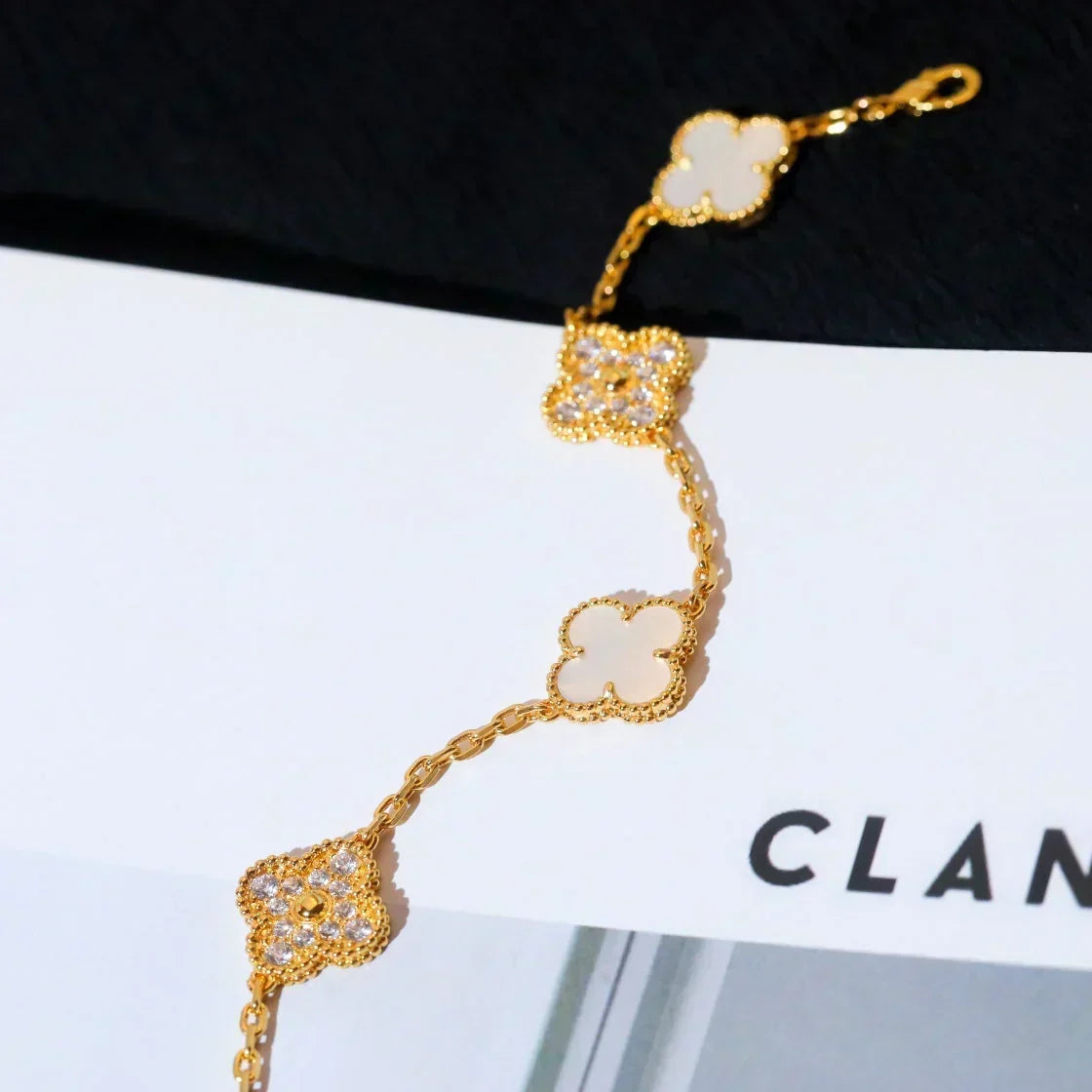 [⭐Haelin Jewelry]CLOVER WHITE PEARL MOP 5 MOTIF BRACELET COLLECTION