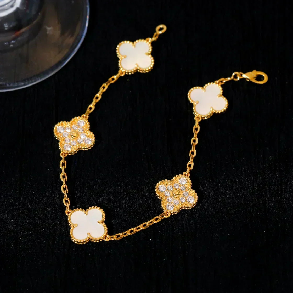 [⭐Haelin Jewelry]CLOVER WHITE PEARL MOP 5 MOTIF BRACELET COLLECTION