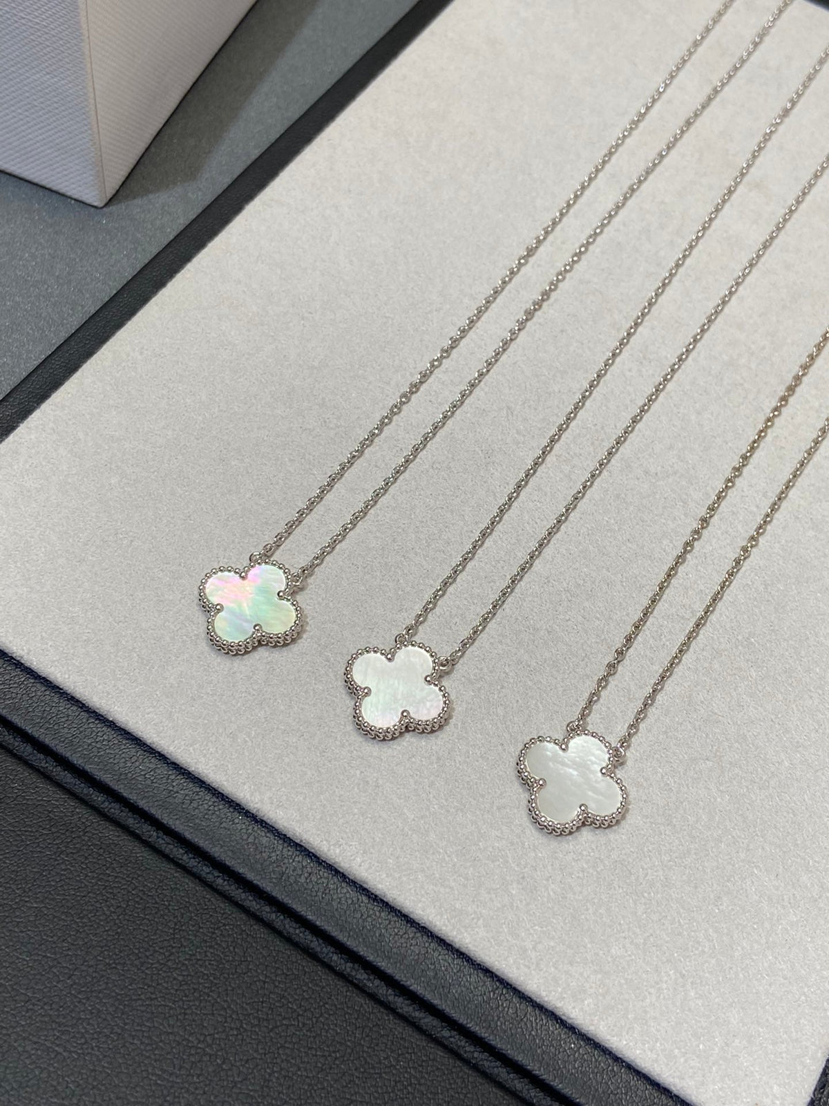 [⭐Haelin Jewelry]CLOVER MEDIUM SILVER WHITE MOP NECKLACE