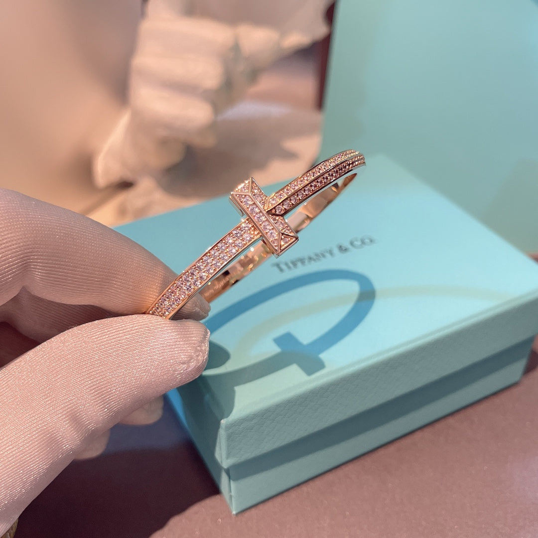 [Haelin Jewelry]T1 WIDE HINGED BANGLE DIAMOND PAVED BRACELET