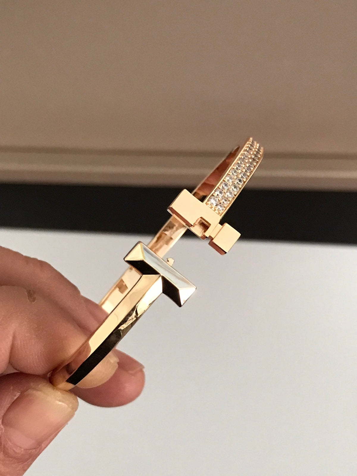 [Haelin Jewelry]T1 WIDE DIAMOND HINGED BANGLE PINK GOLD