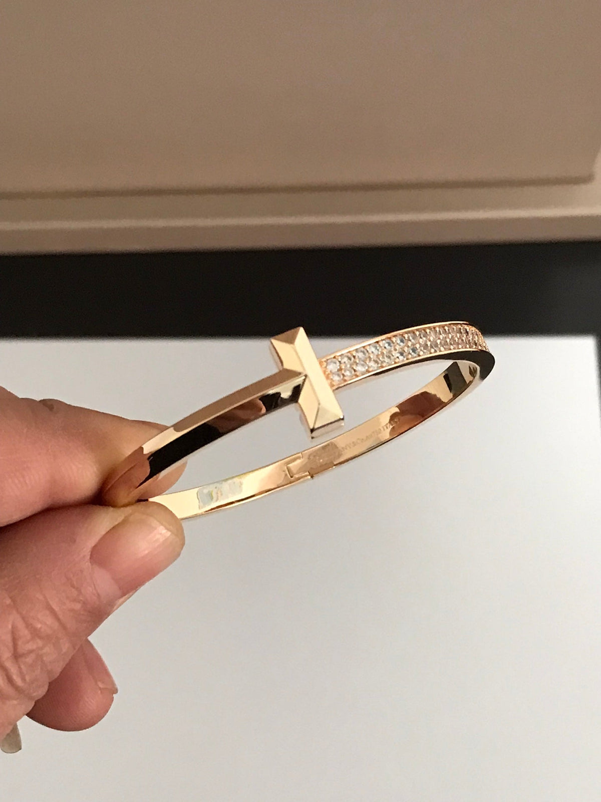 [Haelin Jewelry]T1 WIDE DIAMOND HINGED BANGLE PINK GOLD