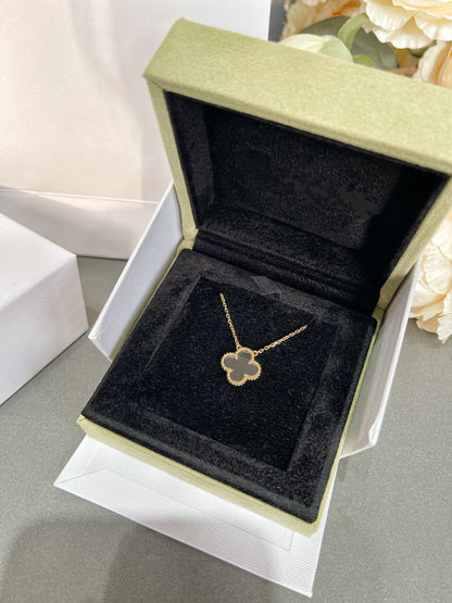 [⭐Haelin Jewelry]CLOVER ROCK CRYSTAL ROSE GOLD NECKLACE