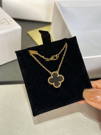 [⭐Haelin Jewelry]CLOVER ROCK CRYSTAL ROSE GOLD NECKLACE
