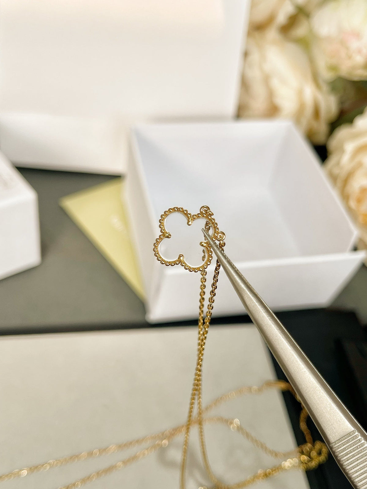 [⭐Haelin Jewelry]CLOVER ROCK CRYSTAL ROSE GOLD NECKLACE