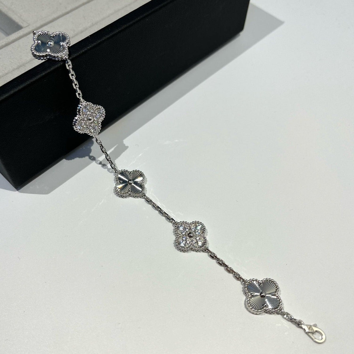 [⭐Haelin Jewelry] CLOVER 5 MOTIF LASER BRACELET COLLECTION