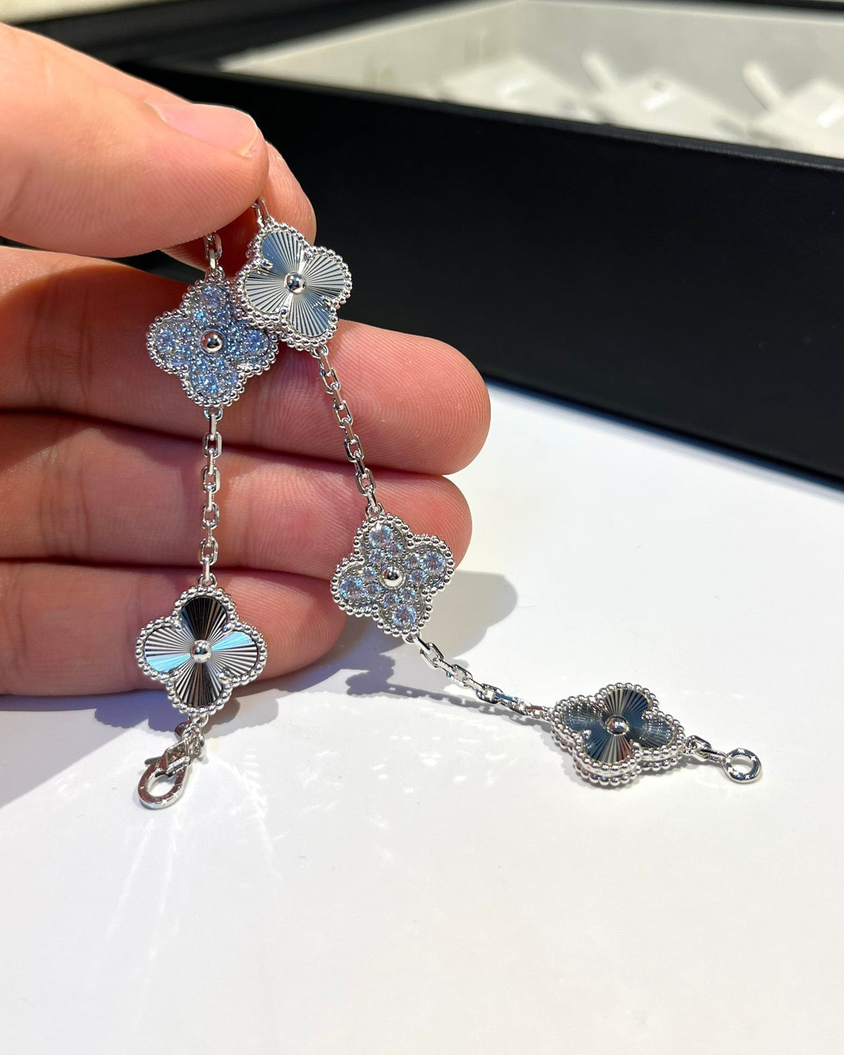 [⭐Haelin Jewelry] CLOVER 5 MOTIF LASER BRACELET COLLECTION