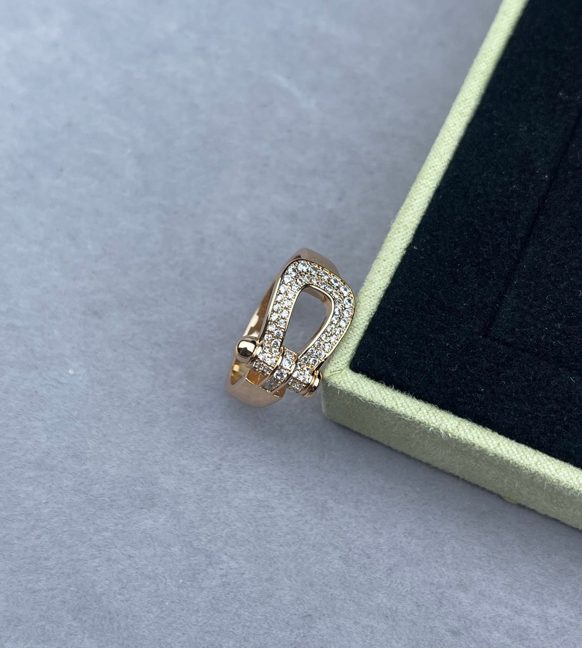 [⭐Haelin Jewelry]Wide Hoof-Shaped Diamond-Studded Ring
