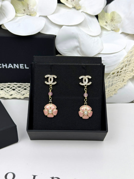 [⭐Haelin Jewelry]26C Pink Camellia Enamel Pendant with Double C Earrings
