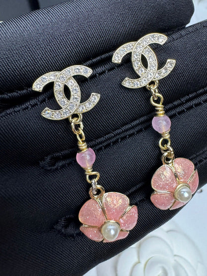 [⭐Haelin Jewelry]26C Pink Camellia Enamel Pendant with Double C Earrings