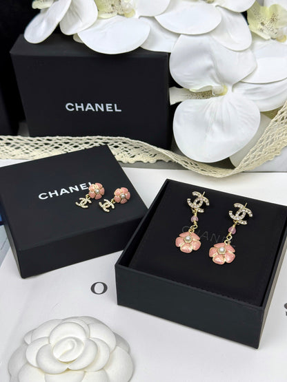[⭐Haelin Jewelry]26C Pink Camellia Enamel Pendant with Double C Earrings