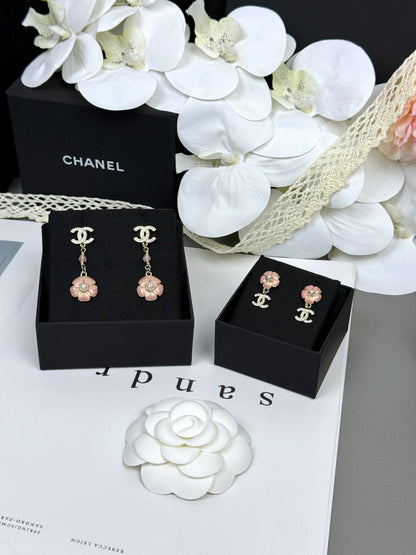 [⭐Haelin Jewelry]26C Pink Camellia Enamel Pendant with Double C Earrings